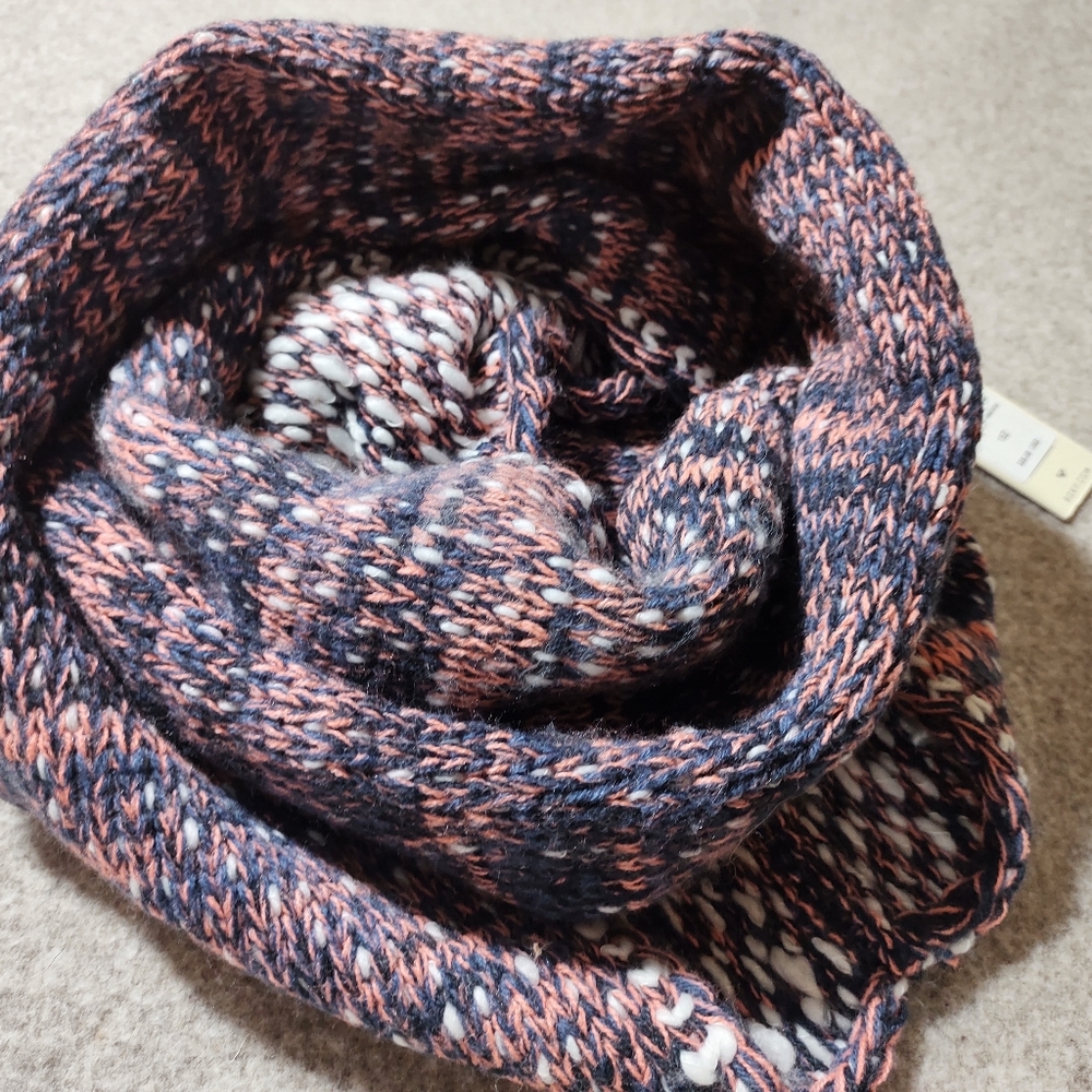 NWT Roxy infinity scarf - Picture 2 of 5